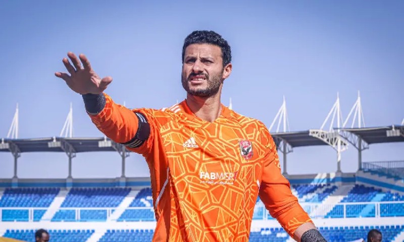 أخبار مصر - لاعب سموحة يكشف كواليس أزمته مع محمد الشناوي (فيديو)