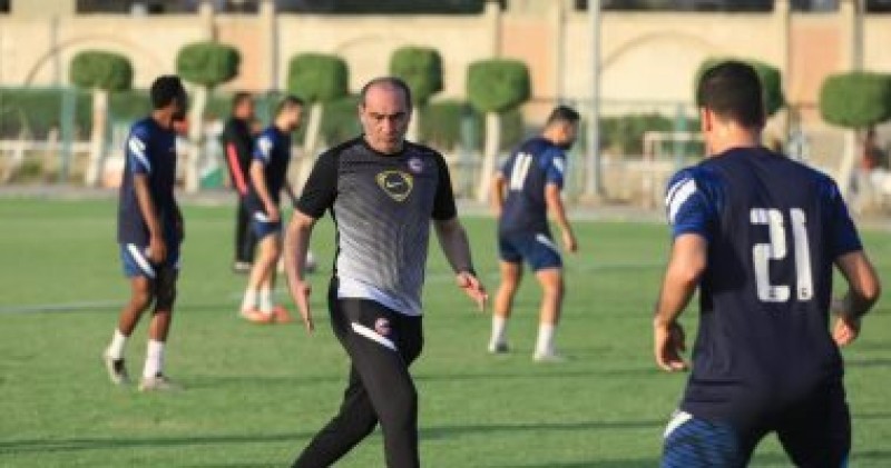 أخبار مصر - على ماهر يحذر لاعبى فيوتشر من ثلاثى المصرى قبل مواجهة كأس الرابطة