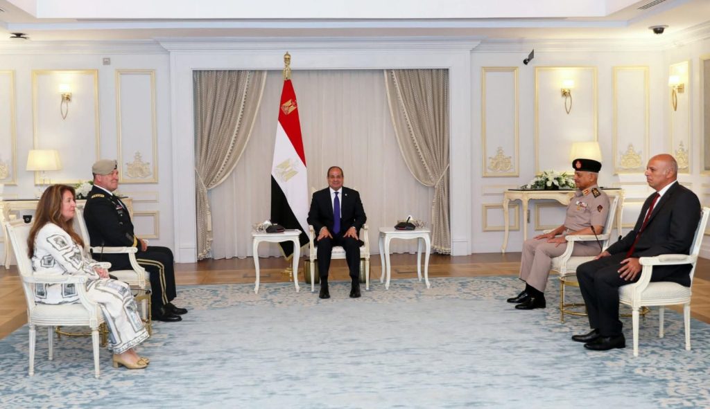 أخبار مصر والعالم لحظة بلحظة - الرئيس السيسي يستقبل قائد القيادة المركزية الأمريكية