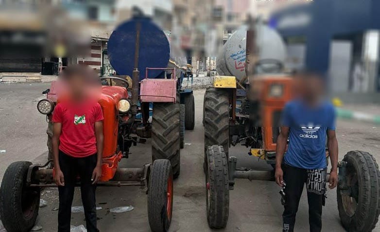 أخبار مصر والعالم لحظة بلحظة - كارثة في الترعة.. عاطلان يصبان مياه الصرف في ترعة بالشرقية