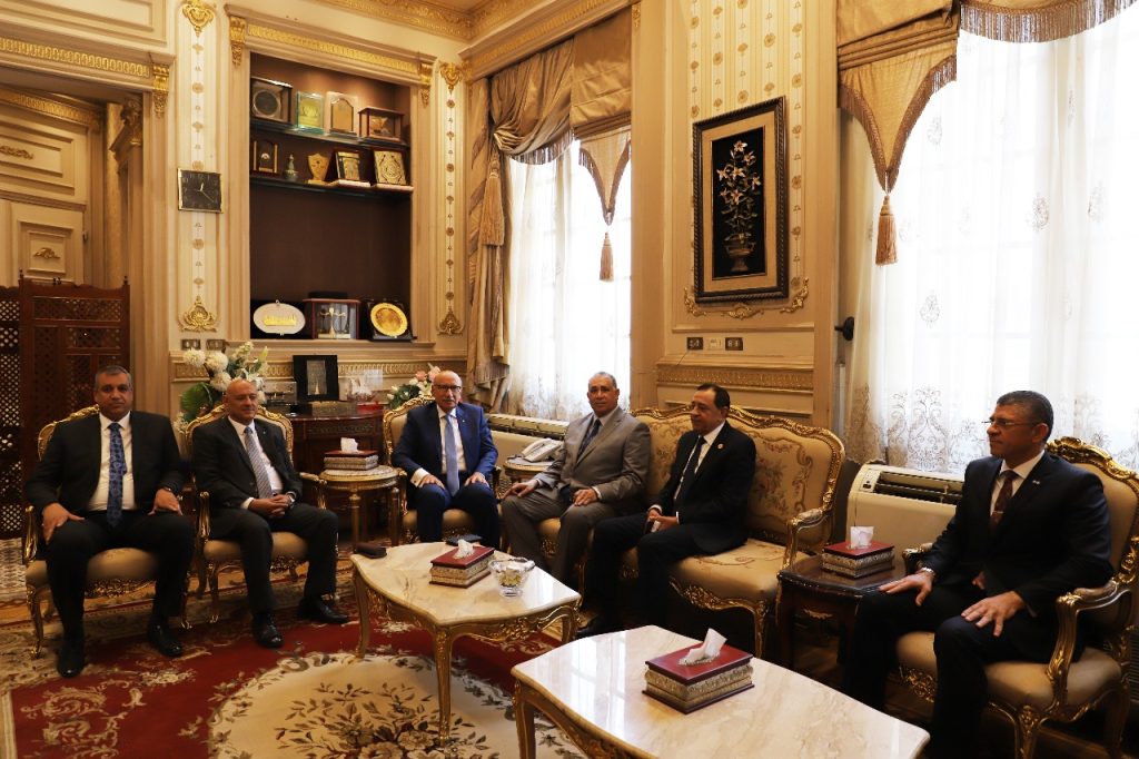 أخبار مصر - رئيس محكمة النقض يستقبل نقيب المحامين