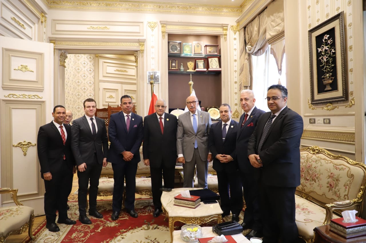أخبار مصر والعالم لحظة بلحظة - رئيس محكمة النقض يستقبل رئيس نادي قضاة طنطا