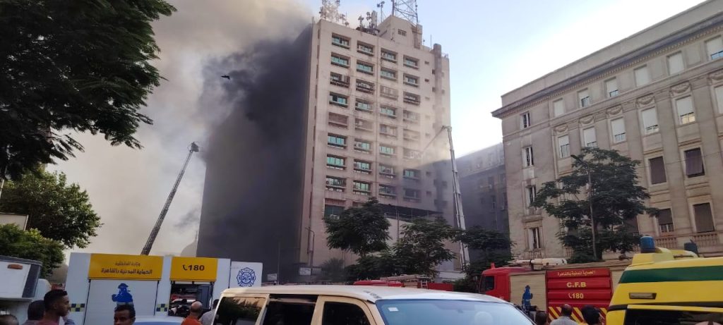 أخبار مصر والعالم لحظة بلحظة - حريق هائل يلتهم سنترال رمسيس وسط القاهرة