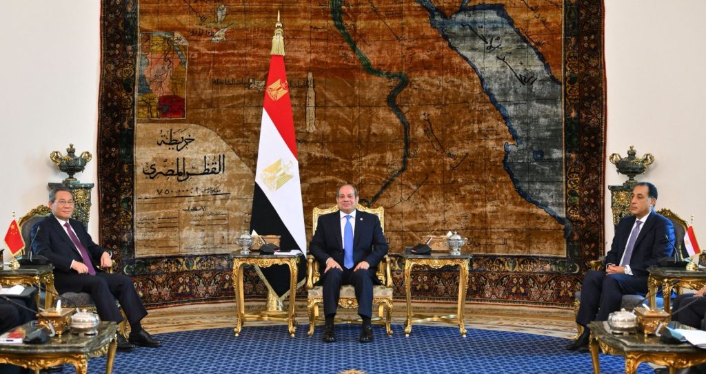 جذب الاستثمارات تتصدر مباحثات الرئيس السيسي ورئيس مجلس الدولة الصيني أخبار مصر والعالم لحظة بلحظة - جذب الاستثمارات تتصدر مباحثات الرئيس السيسي ورئيس مجلس الدولة الصيني