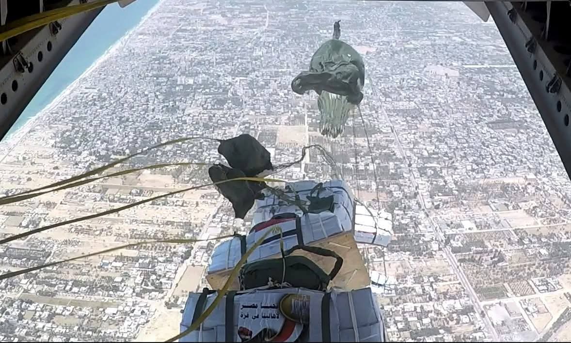 أخبار مصر - مصر تواصل إسقاط أطنان من المساعدات الإنسانية جواً على قطاع غزة