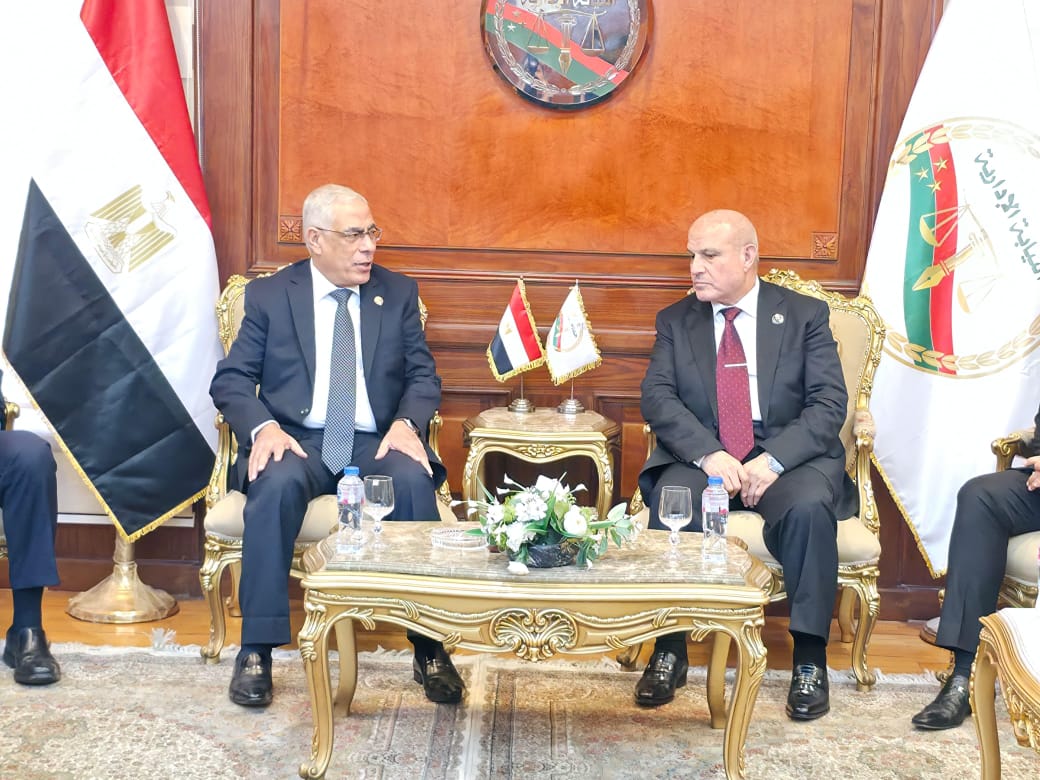 أخبار مصر والعالم لحظة بلحظة - رئيس هيئة النيابة الإدارية يستقبل النائب العام