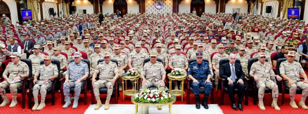 الفريق أول عبد المجيد صقر يلتقى عدداً من قادة وضباط القوات المسلحة بقيادة المنطقة المركزية العسكرية أخبار مصر والعالم لحظة بلحظة - الفريق أول عبد المجيد صقر يلتقى عدداً من قادة وضباط القوات المسلحة بقيادة المنطقة المركزية العسكرية