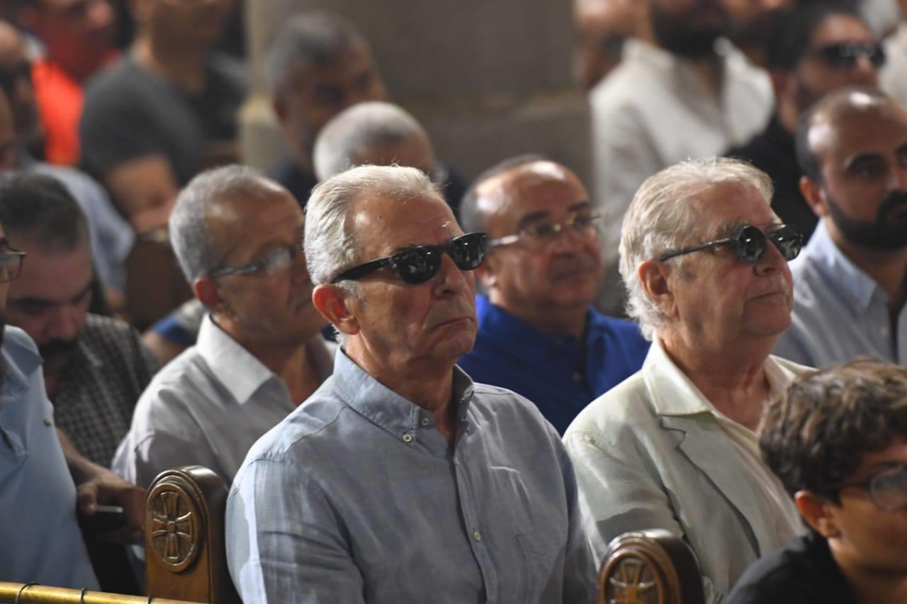 محطة مصر نيوز - وداع مهيب للفنان لطفي لبيب.. نجوم الفن يشيّعون جثمانه بقلوب دامية ودموع لا تتوقف