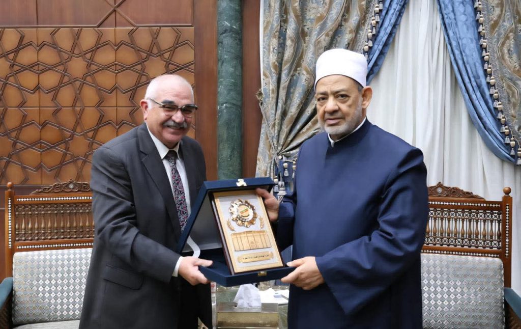 رئيس قضايا الدولة في ضيافة الإمام الأكبر الدكتور أحمد الطيب شيخ الأزهر أخبار مصر والعالم لحظة بلحظة - رئيس قضايا الدولة في ضيافة الإمام الأكبر الدكتور أحمد الطيب شيخ الأزهر