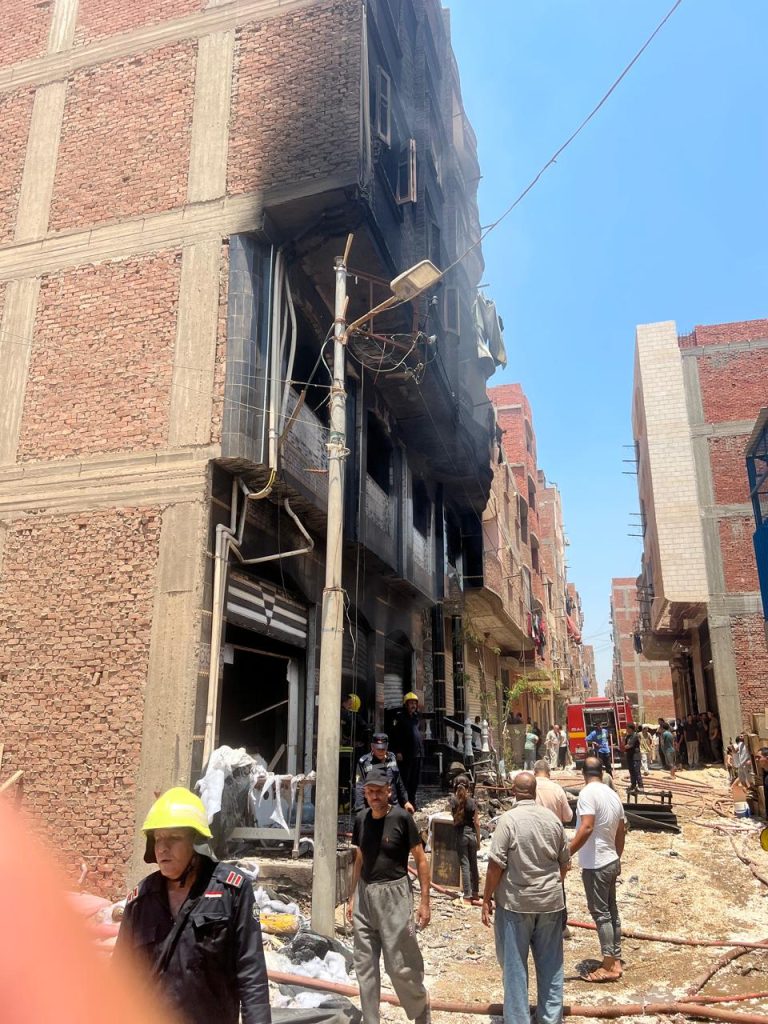 مصرع عامل والحماية المدنية بالقليوبية تسيطر علي حريق مصنع فايبر بقليوب| صور أخبار مصر والعالم لحظة بلحظة - مصرع عامل والحماية المدنية بالقليوبية تسيطر علي حريق مصنع فايبر بقليوب| صور