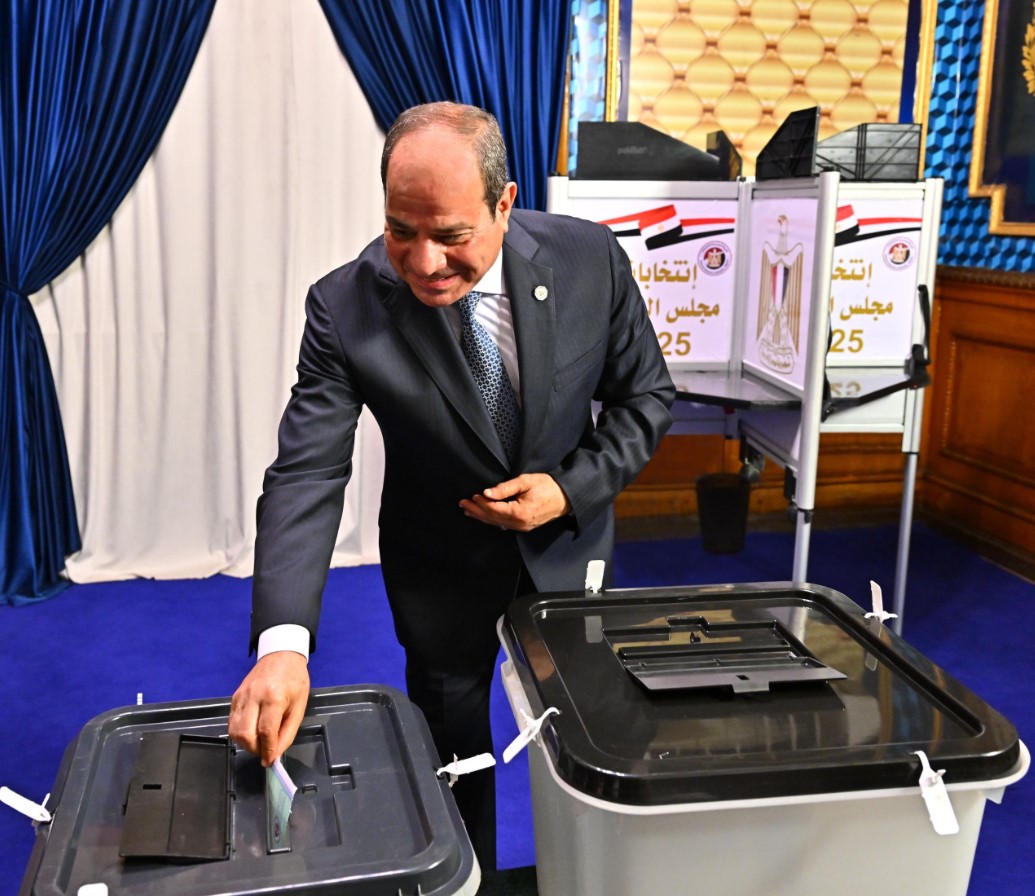 أخبار مصر والعالم لحظة بلحظة - الرئيس السيسي يُدلي بصوته في انتخابات مجلس الشيوخ 2025