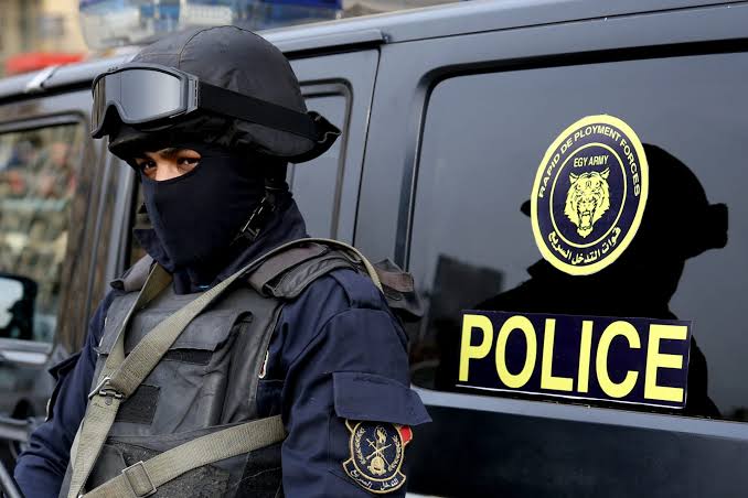 أخبار مصر والعالم لحظة بلحظة - كمين محكم يطيح بـ4 عناصر إجرامية بحوزتهم مخدرات وأسلحة نارية