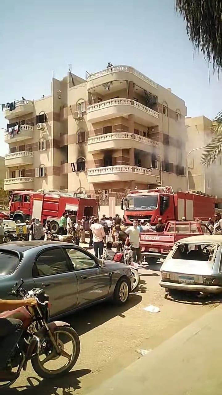 أخبار مصر - الحماية المدنية بالقليوبية تسيطر علي حريق داخل شقة سكنية بالعبور| صور