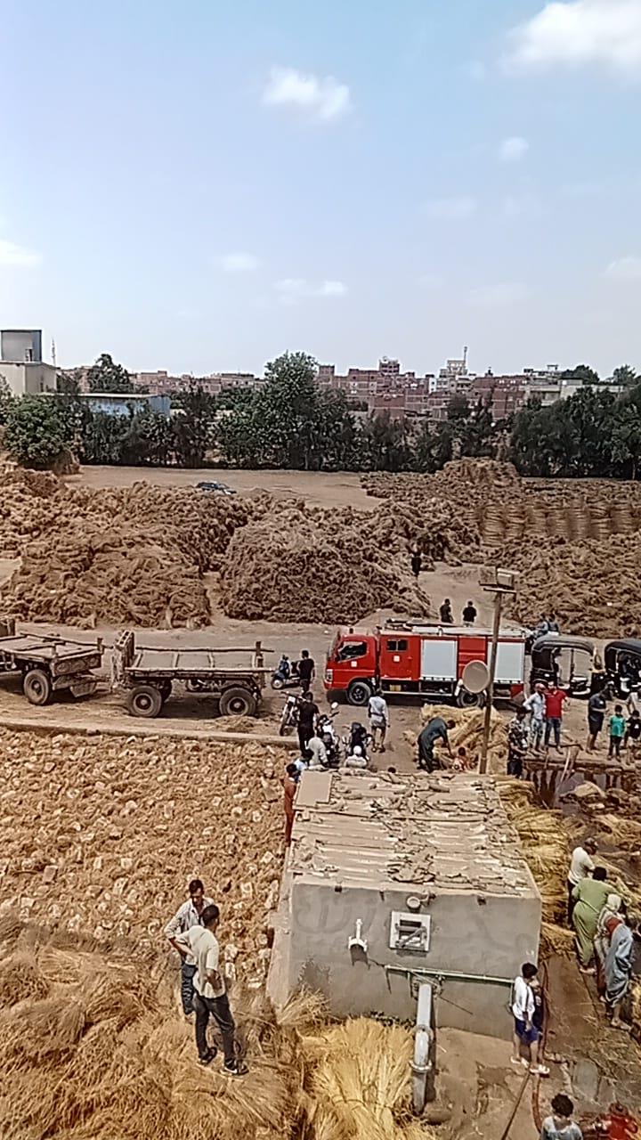 أخبار مصر - الحماية المدنية بالغربية تسيطر علي حريق هائل بمصنع وشون الكتان بزفتى| صور