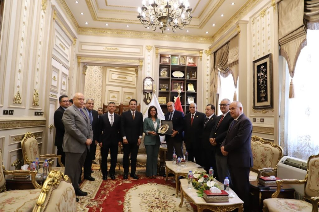 رئيس «القضاء الأعلى» يستقبل المدير التنفيذي للأكاديمية الوطنية للتدريب أخبار مصر - رئيس «القضاء الأعلى» يستقبل المدير التنفيذي للأكاديمية الوطنية للتدريب