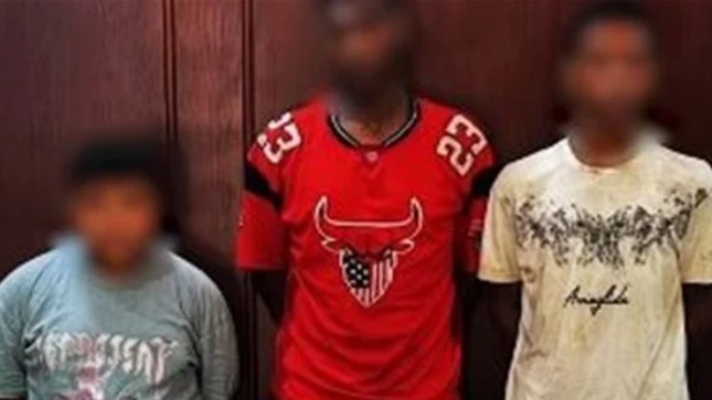 كمين أمني يطيح بلصوص خطفوا هاتف طالب تحت التهديد أخبار مصر - كمين أمني يطيح بلصوص خطفوا هاتف طالب تحت التهديد