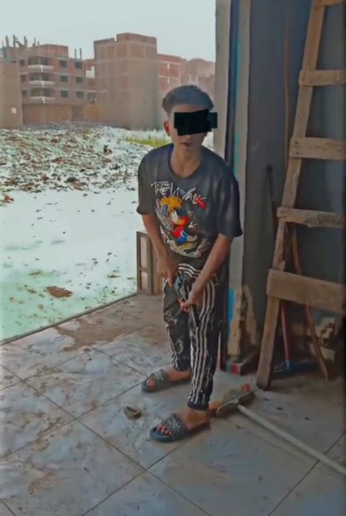 أخبار مصر - مكالمة تليفون تتحول إلى مأساة.. ضبط "غيبوبة" المتهم بإصابة جاره بشبرا الخيمة