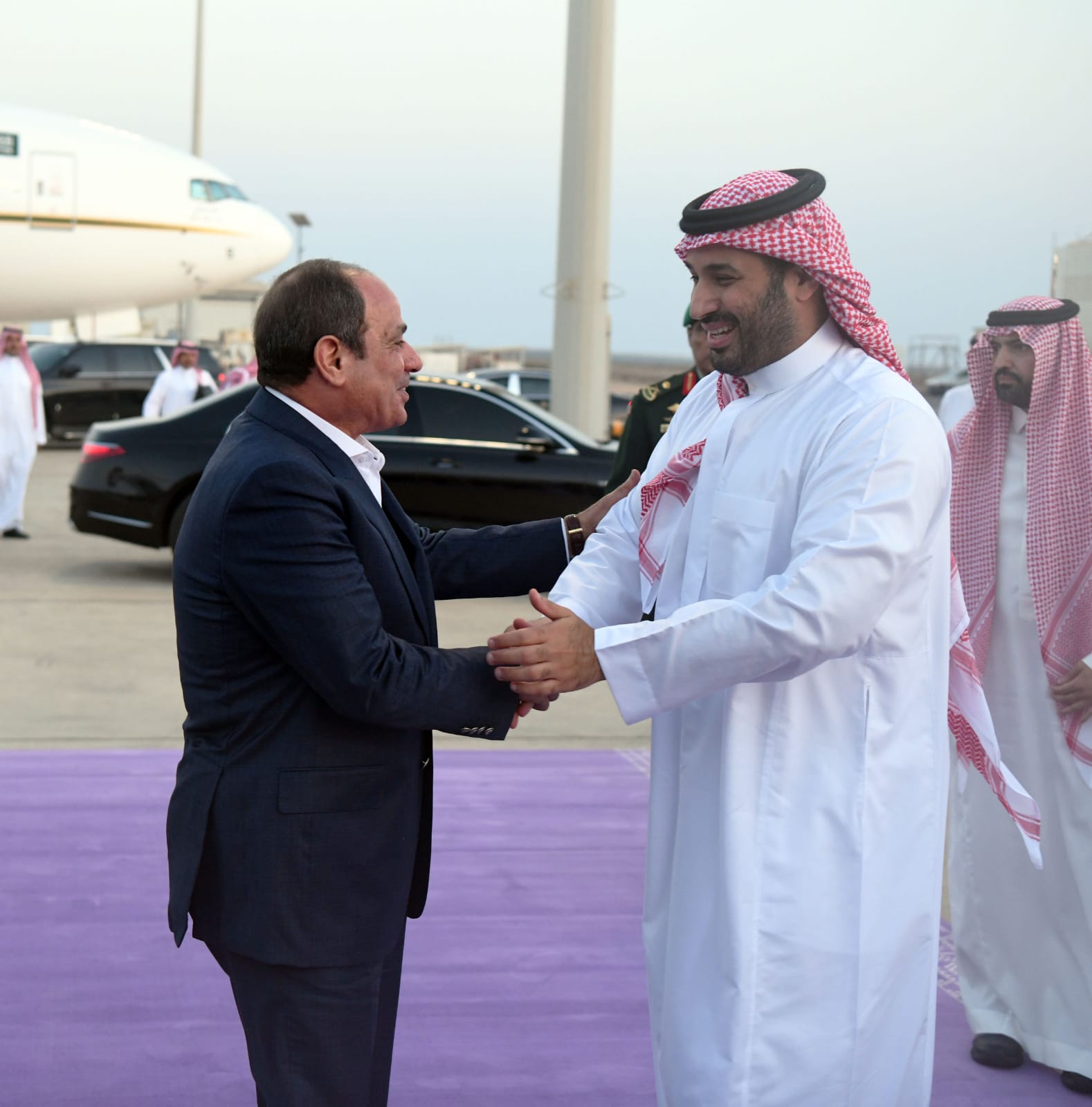 أخبار مصر والعالم لحظة بلحظة - الرئيس السيسي يَصل أرض الوطن بعد زيارة امتدت عدة ساعات للمملكة العربية السعودية