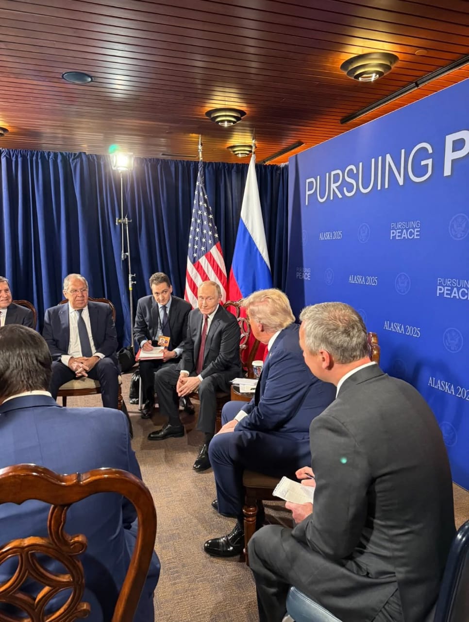 محطة مصر نيوز - استمر 3 ساعات خلف أبواب مغلقة .. اختتام اجتماع «ترامب و بوتن»