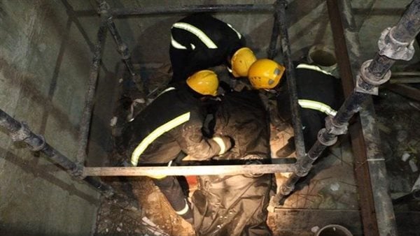 لحظة رعب داخل المول.. والداخلية تتدخل لإنقاذ محتجز في الأسانسير محطة مصر نيوز - لحظة رعب داخل المول.. والداخلية تتدخل لإنقاذ محتجز في الأسانسير