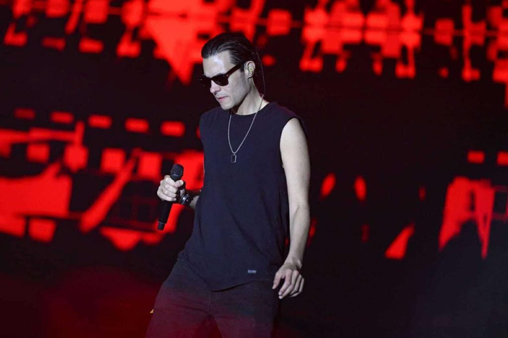 كايروكي يتألق بأضخم حفلات رأس الحكمة ونجوم الفن يشاركان الجمهور الرقصات محطة مصر نيوز - كايروكي يتألق بأضخم حفلات رأس الحكمة ونجوم الفن يشاركان الجمهور الرقصات