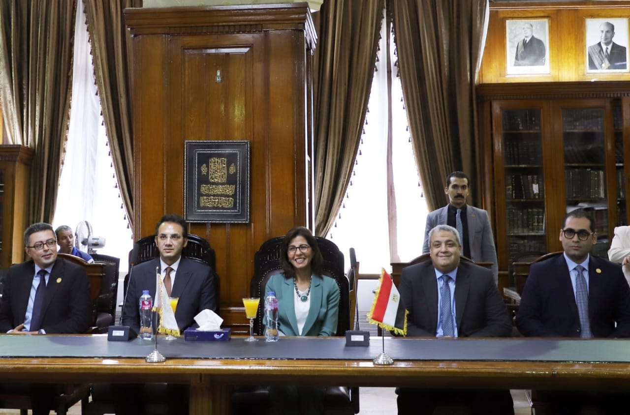 أخبار مصر - رئيس «القضاء الأعلى» يستقبل المدير التنفيذي للأكاديمية الوطنية للتدريب