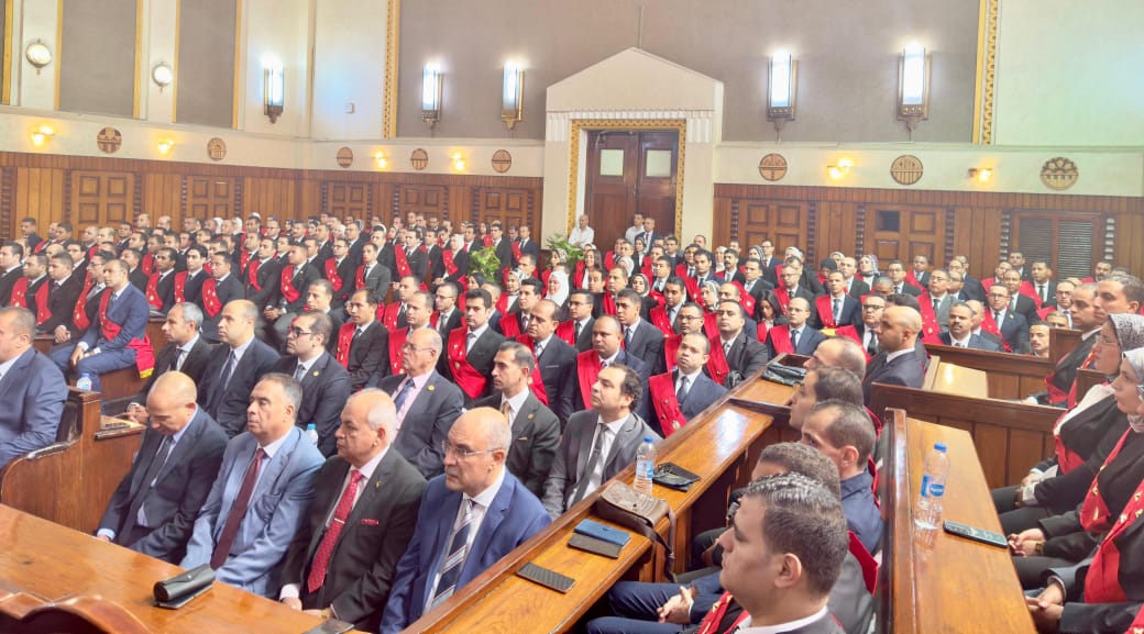 أخبار مصر - وزير العدل يشهد اليمين القانونية لأعضاء النيابة الإدارية الملتحقين بالمحاكم الابتدائية
