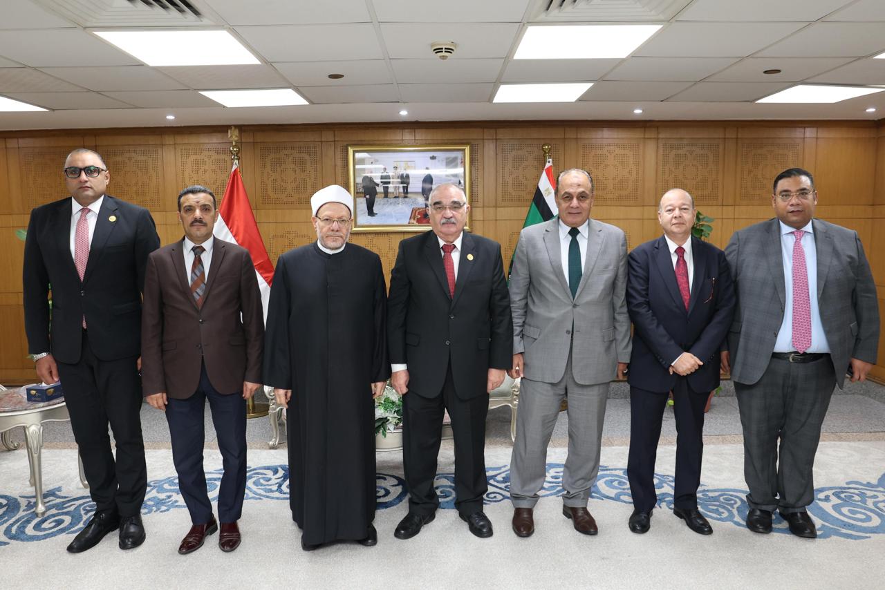 أخبار مصر والعالم لحظة بلحظة - رئيس هيئة قضايا الدولة يَستقبل الدكتور شوقي علام مفتي الجمهورية السابق