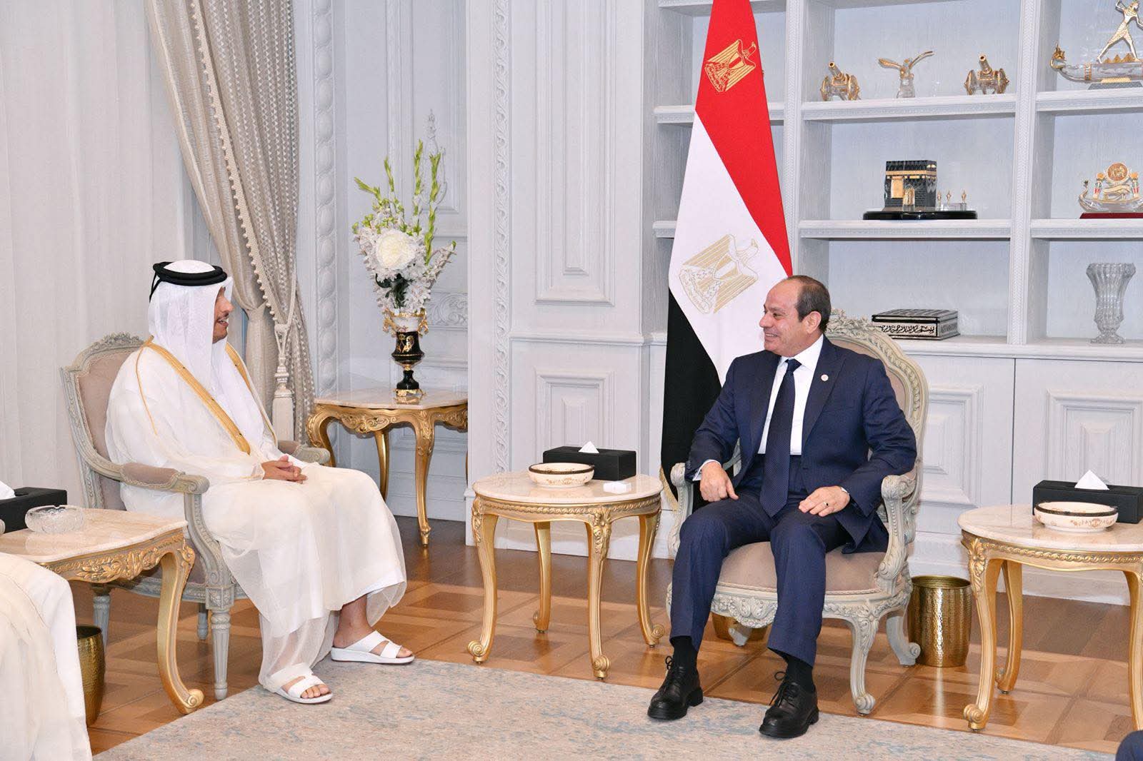 أخبار مصر والعالم لحظة بلحظة - الرئيس السيسى يستقبل رئيس وزراء قطر ويؤكد على الإرادة المشتركة للارتقاء بالعلاقات