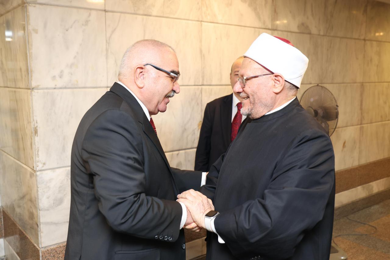 أخبار مصر والعالم لحظة بلحظة - رئيس هيئة قضايا الدولة يَستقبل الدكتور شوقي علام مفتي الجمهورية السابق