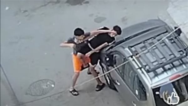 مشهد فوضوي بالإسكندرية.. مشاجرة طلابية تنتهي داخل قسم الشرطة أخبار مصر - مشهد فوضوي بالإسكندرية.. مشاجرة طلابية تنتهي داخل قسم الشرطة