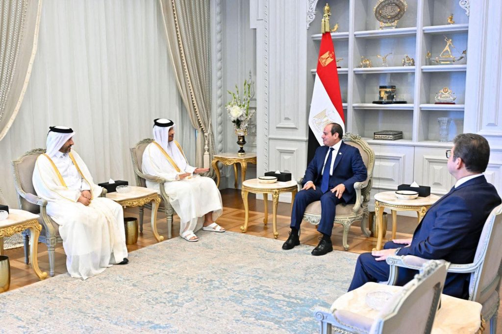 أخبار مصر والعالم لحظة بلحظة - الرئيس السيسى يستقبل رئيس وزراء قطر ويؤكد على الإرادة المشتركة للارتقاء بالعلاقات