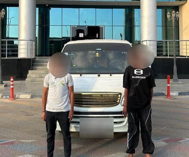 مخدرات خلف عجلة القيادة.. سقوط سائق ميكروباص وآخر في قبضة الأمن أخبار مصر والعالم لحظة بلحظة - مخدرات خلف عجلة القيادة.. سقوط سائق ميكروباص وآخر في قبضة الأمن