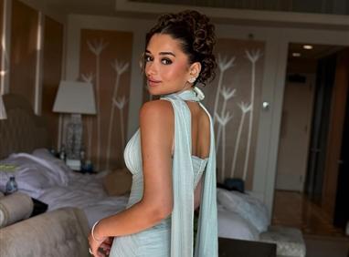 محطة مصر نيوز - ملك أحمد زاهر تخطف الأنظار بإطلالة أنيقة في عقد قران صديقتها