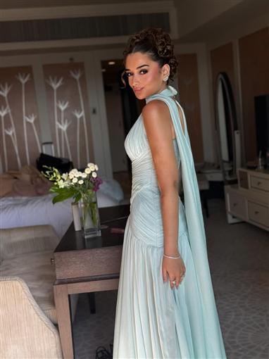 محطة مصر نيوز - ملك أحمد زاهر تخطف الأنظار بإطلالة أنيقة في عقد قران صديقتها