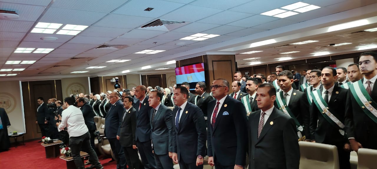 أخبار مصر - وزير العدل ورئيس قضايا الدولة يشهدان أداء حلف اليمين القانونية للأعضاء الجدد