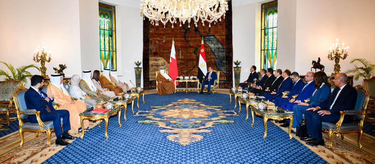 أخبار مصر والعالم لحظة بلحظة - الرئيس السيسي يستقبل ولي عهد مملكة البحرين