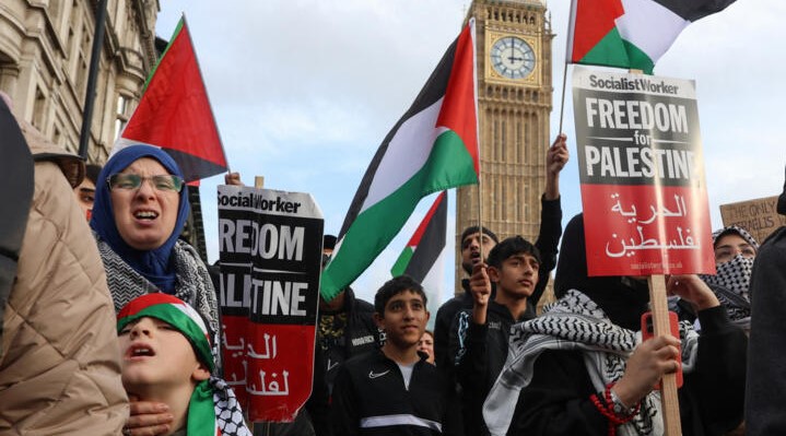 بريطانيا تعتقل 12 من أنصار «فلسطين أكشن» خلال مظاهرة أمام البرلمان أخبار مصر والعالم لحظة بلحظة - بريطانيا تعتقل 12 من أنصار «فلسطين أكشن» خلال مظاهرة أمام البرلمان