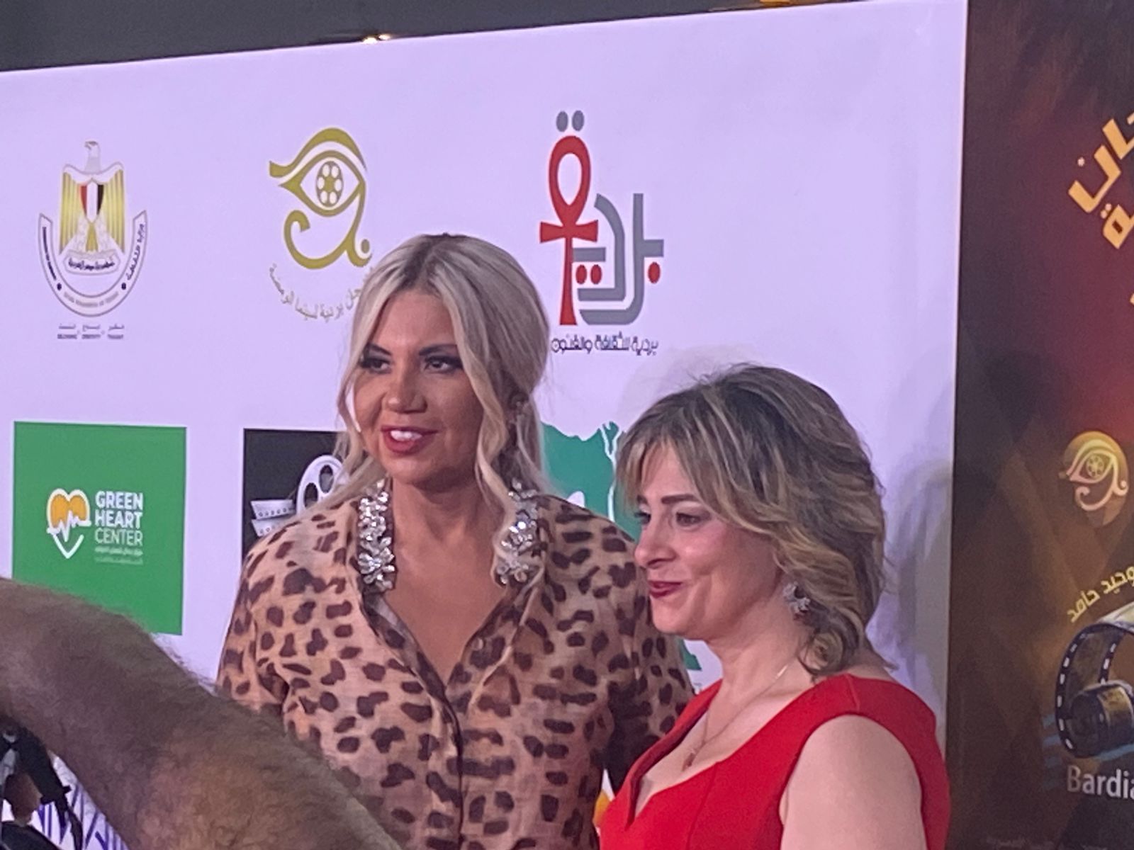 محطة مصر نيوز - بوسي شلبي تخطف الأنظار لدى وصولها حفل افتتاح مهرجان بردية السينمائي