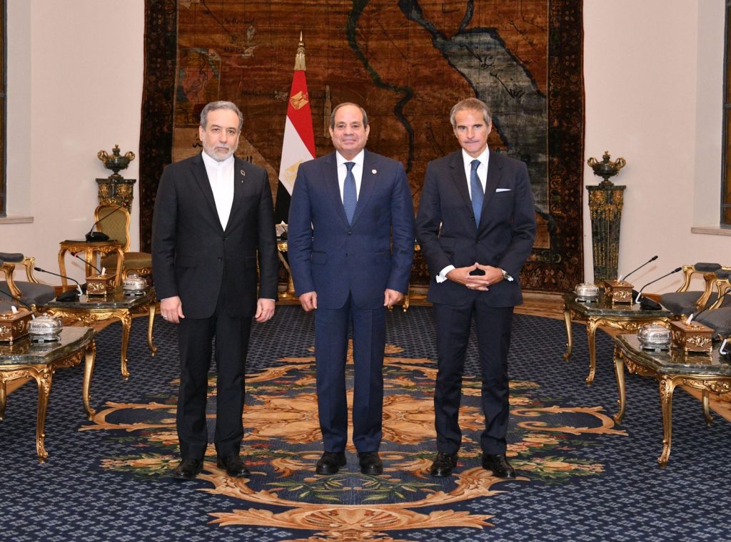 أخبار مصر - الرئيس السيسي يستقبل وزير الخارجية الإيراني ومدير عام الوكالة الدولية للطاقة الذرية