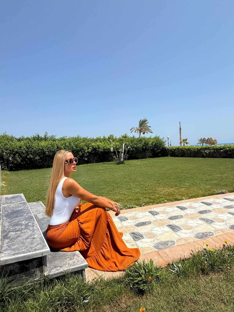 محطة مصر نيوز - ريم مصطفى تتألق في جلسة تصوير صيفية قبل انطلاق تصوير فيلمها الجديد