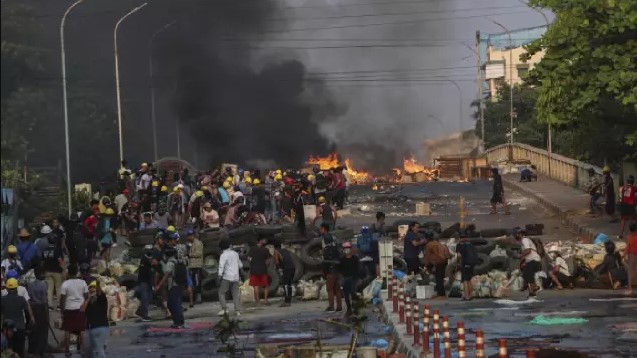 مقتل 18 شخصاً في غارة للجيش على مدرستين غربي ميانمار أخبار مصر والعالم لحظة بلحظة - مقتل 18 شخصاً في غارة للجيش على مدرستين غربي ميانمار