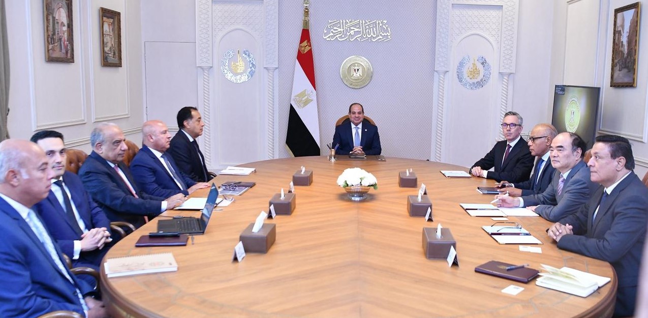 أخبار مصر والعالم لحظة بلحظة - الرئيس عبد الفتاح السيسي يُوجه بتوطين الصناعة وتعزيز الاستثمارات الأجنبية