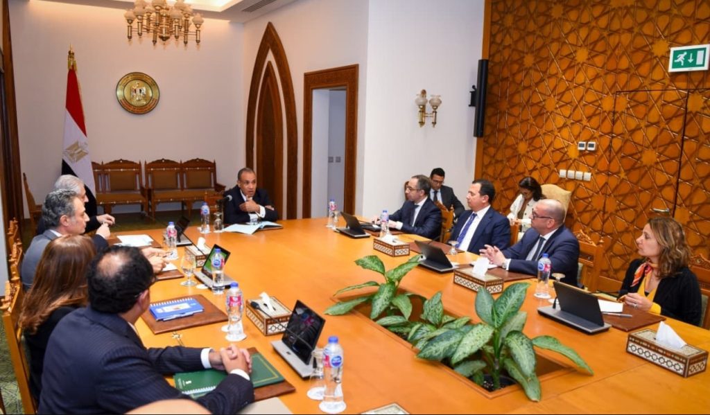 أخبار مصر والعالم لحظة بلحظة - وزير الخارجية يجتمع مع قيادات وأعضاء قطاع الشئون متعددة الأطراف والأمن الدولي