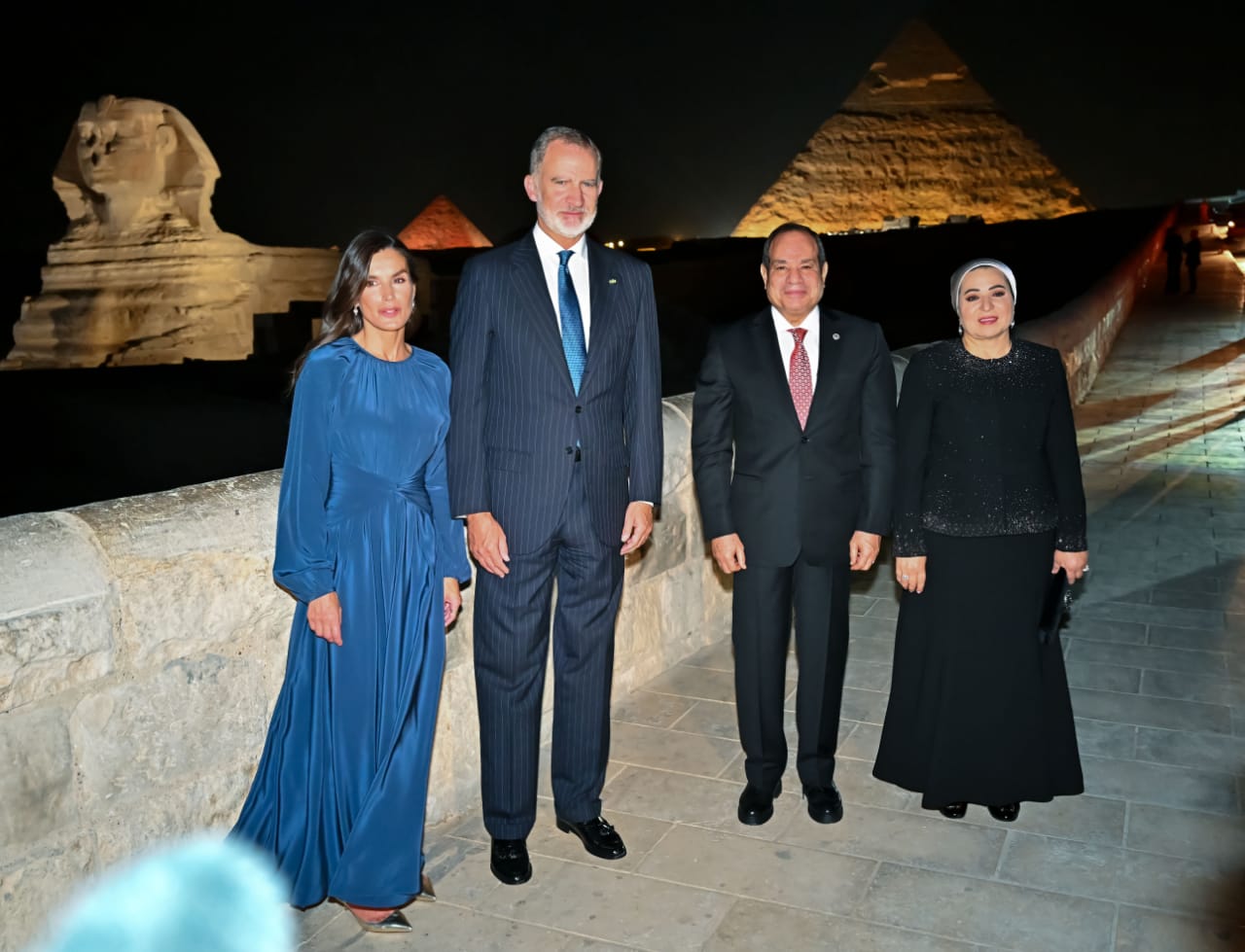 أخبار مصر والعالم لحظة بلحظة - الرئيس السيسي يُقيم مأدبة عشاء لملك إسبانيا وقرينته بمنطقة الهرم