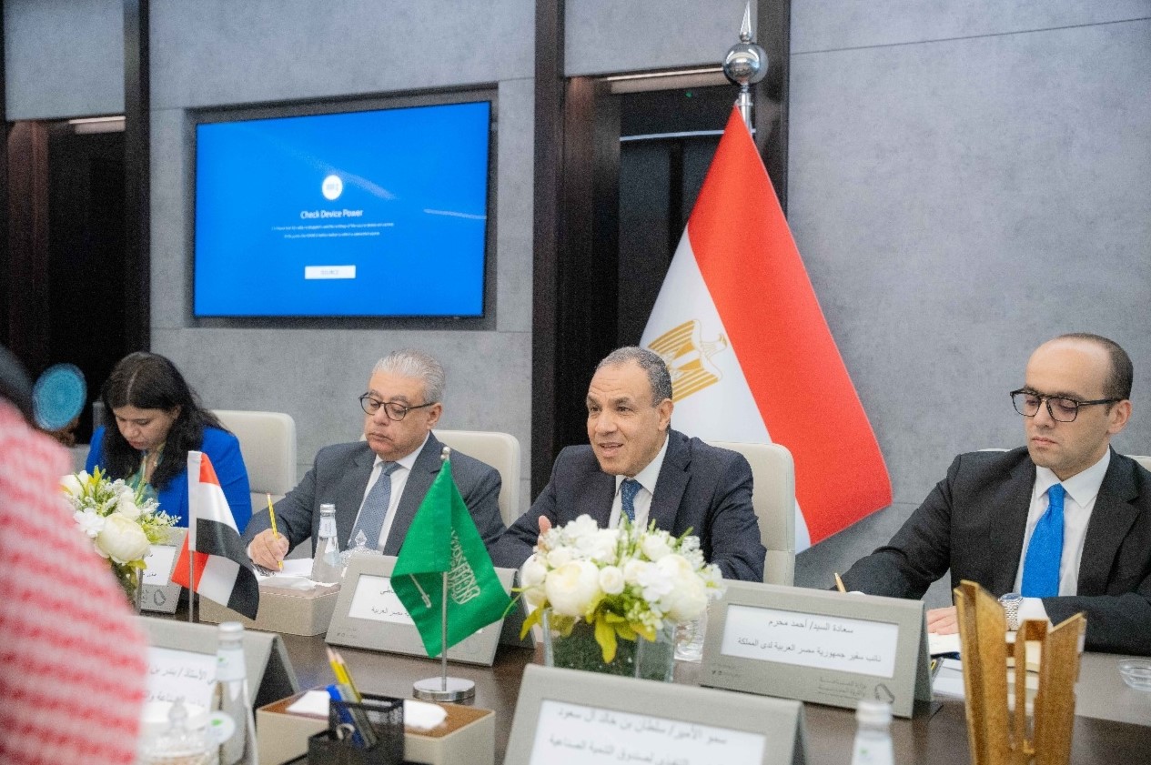 أخبار مصر - «صناعة السيارات والأدوية» تتصدر مباحثات وزير الخارجية مع وزير الصناعة السعودي
