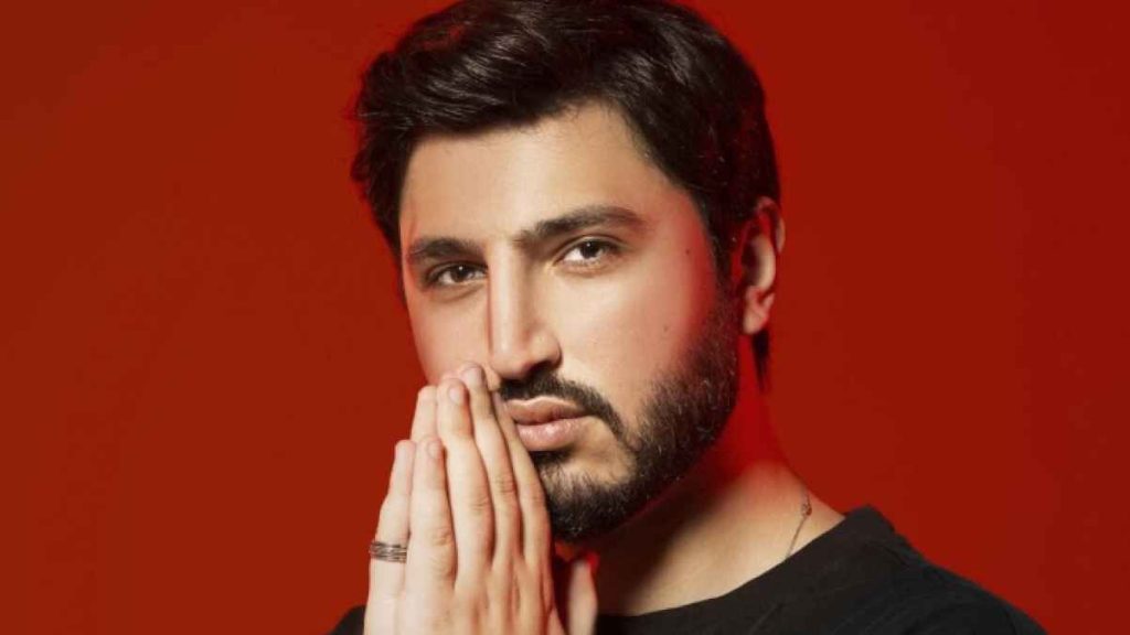 محطة مصر نيوز - محمد فضل شاكر: النظارات لإخفاء دموعي على المسرح