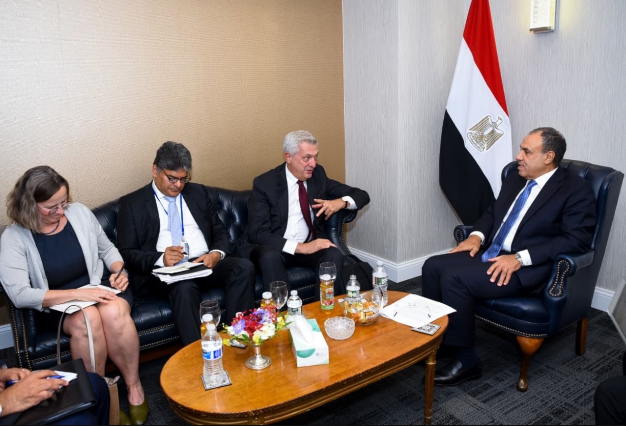 أخبار مصر - وزير الخارجية يلتقي بالمُفوض السامي للأمم المتحدة لشئُون اللاجئين