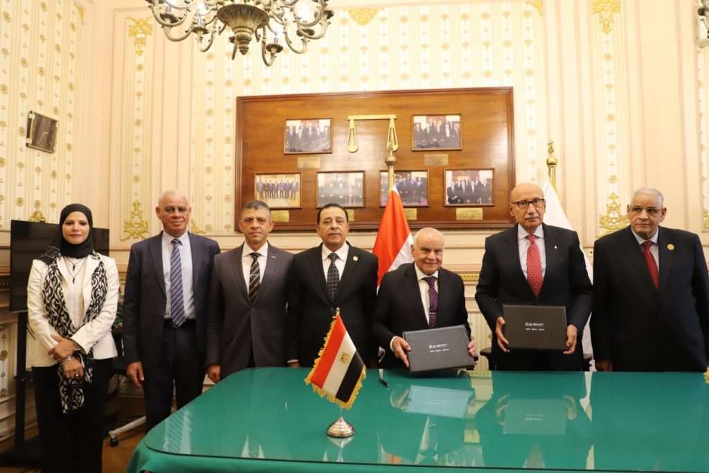 أخبار مصر - رئيس محكمة النقض يستقبل رئيس مجلس أمناء الجامعات الأوروبية في مصر