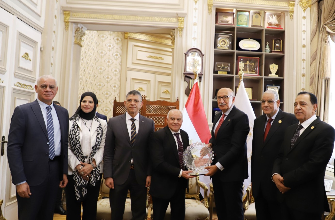 أخبار مصر - رئيس محكمة النقض يستقبل رئيس مجلس أمناء الجامعات الأوروبية في مصر